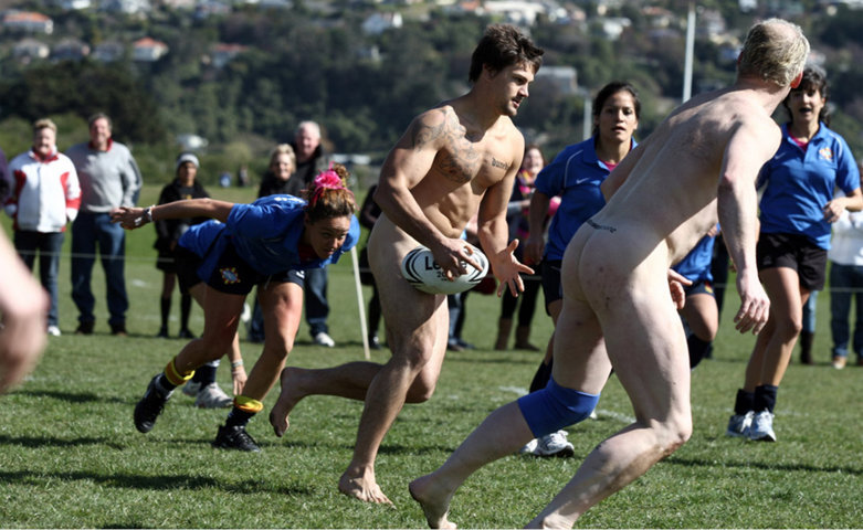 naked rugby player_002