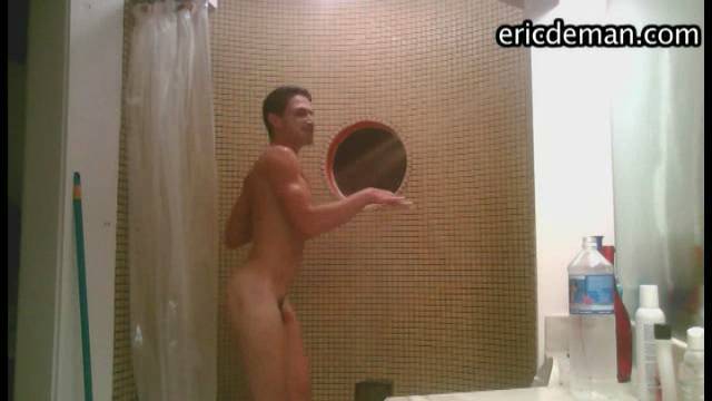 spycam naked straight guy shower_005