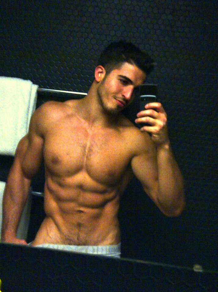 sexy muscle stud naked selfie
