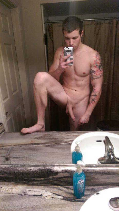 ex bf sexy naked guy mirror selfie