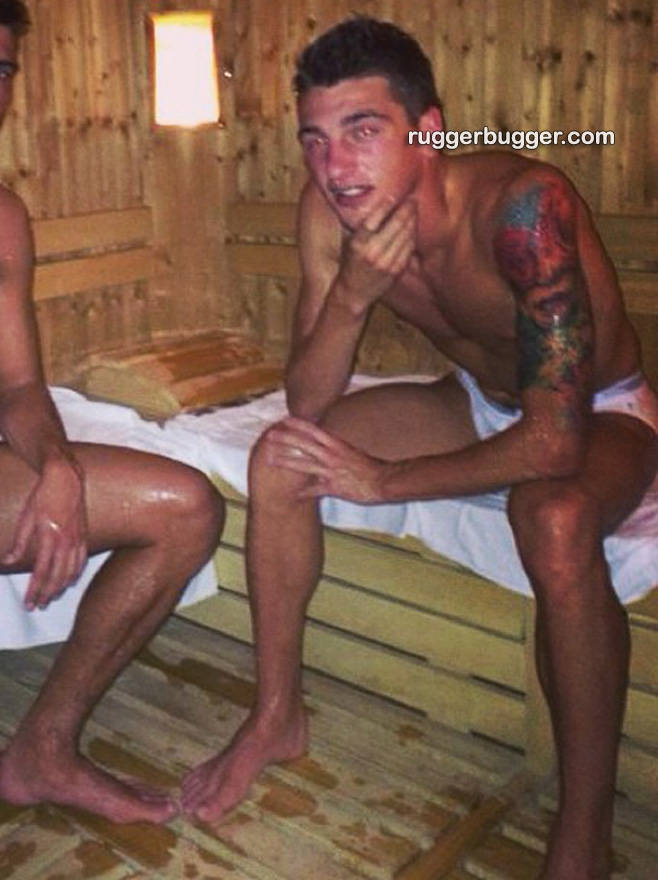 ruggerbugger italian footballer camporese naked sauna_004