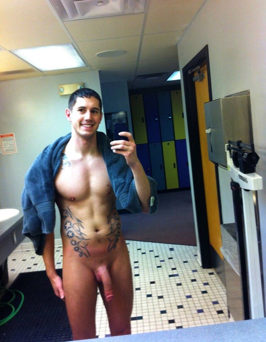 galleries bathroom selfies naked guys