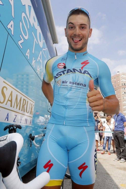 spandex bulge