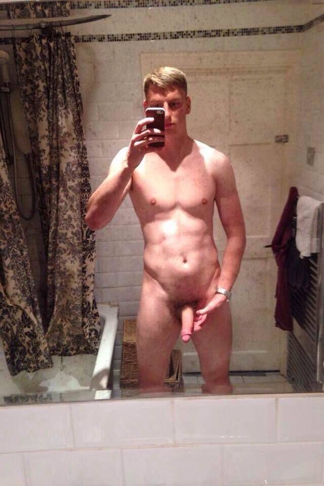 jake goodman footballer naked selfies_001