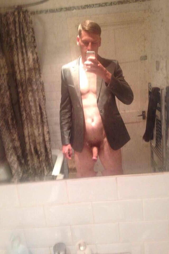 jake goodman footballer naked selfies_002