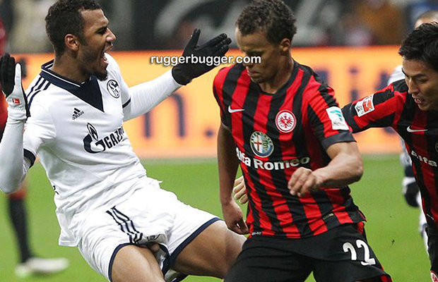 dick pop out footballer Eric Maxim Choupo-Moting