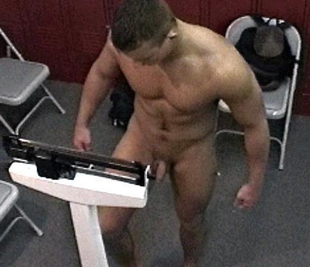 sporty stud naked weigh in lockeroom