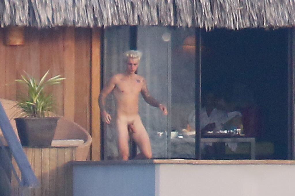 justin bieber dick out