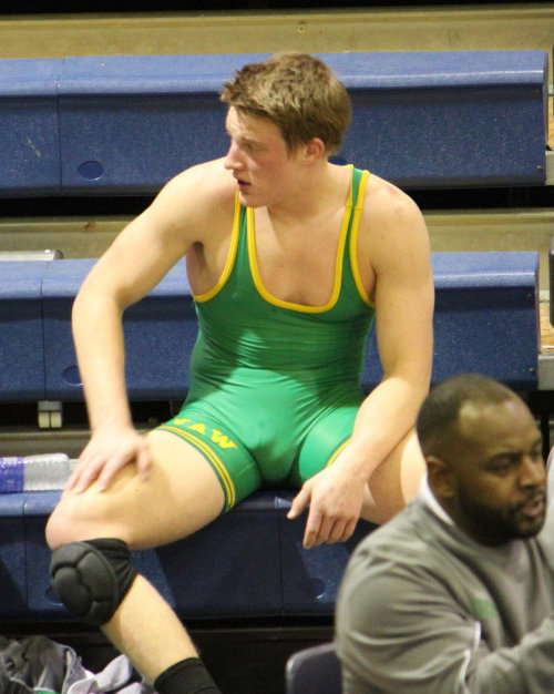 fighter guy bulge spandex singlet