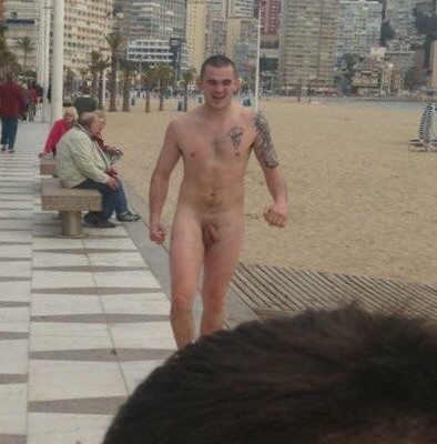 Guys running naked - 🧡 Greg @guys_girls_sex on AdultNode: Running naked.