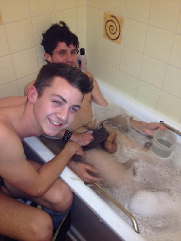 straigth guys selfie naked bath tub