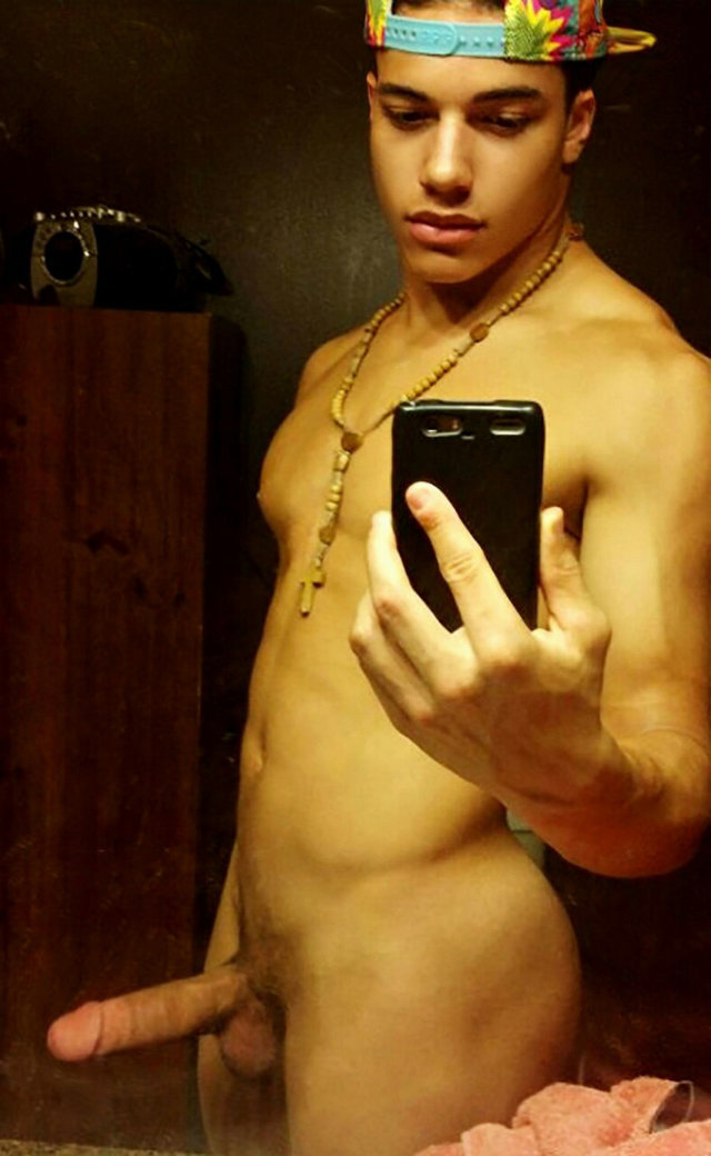 leaked selfie naked latin guy
