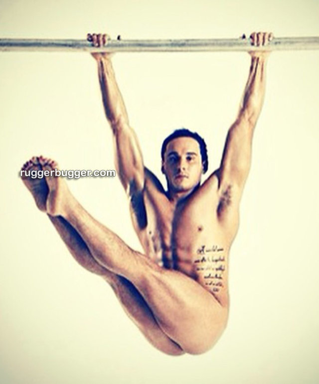 dan keatings naked ass