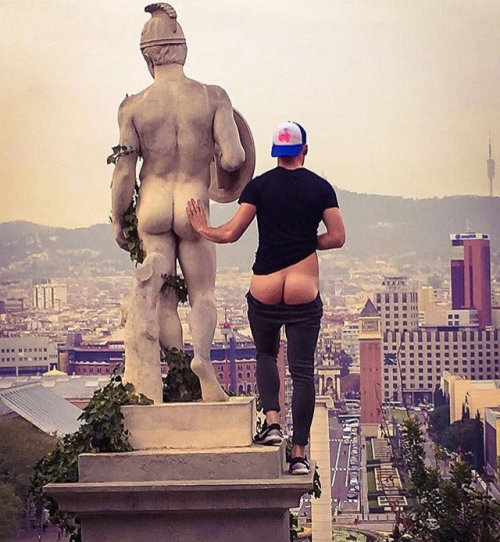 straight guy selfie ass naked