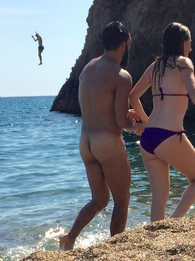 nudist man caught beach