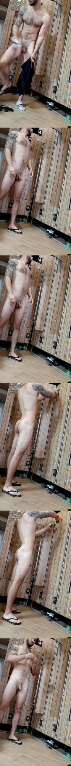spy on hairy tattooed naked guy in locker room