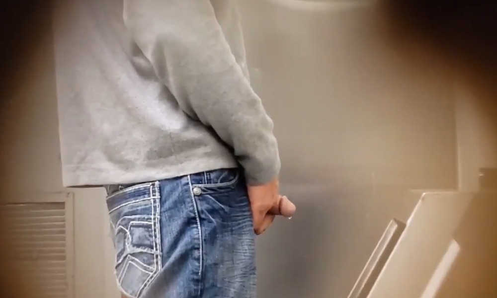 cut dick man caught peeing at urinal