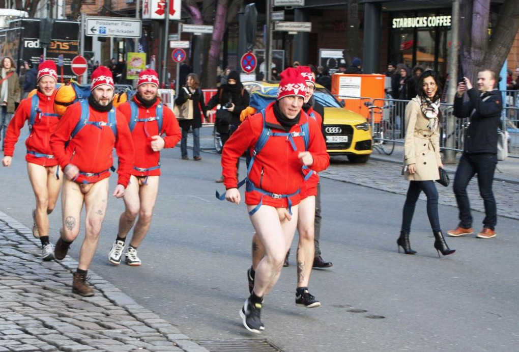 guys running in the city with cocks out