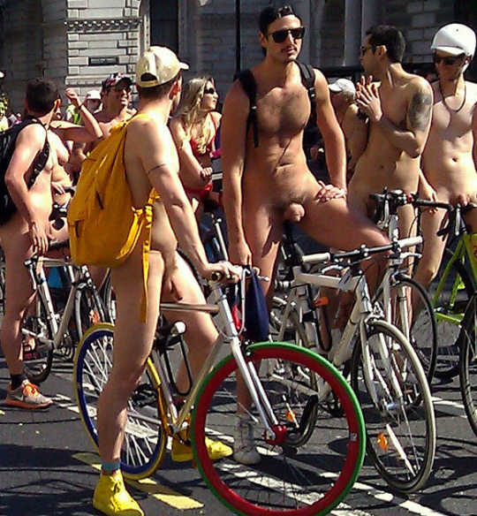 lots of nude guys in public wnbr