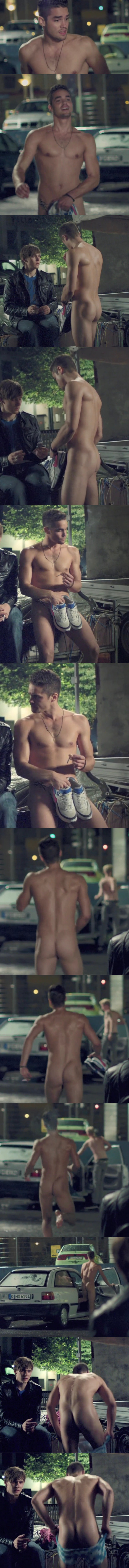 Maximilian Befort completely naked in movie Romeos