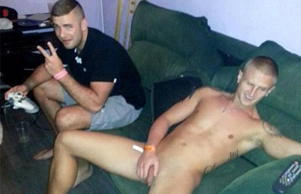 Naked Straight Guy Wanking By His Mate Spycamfromguys