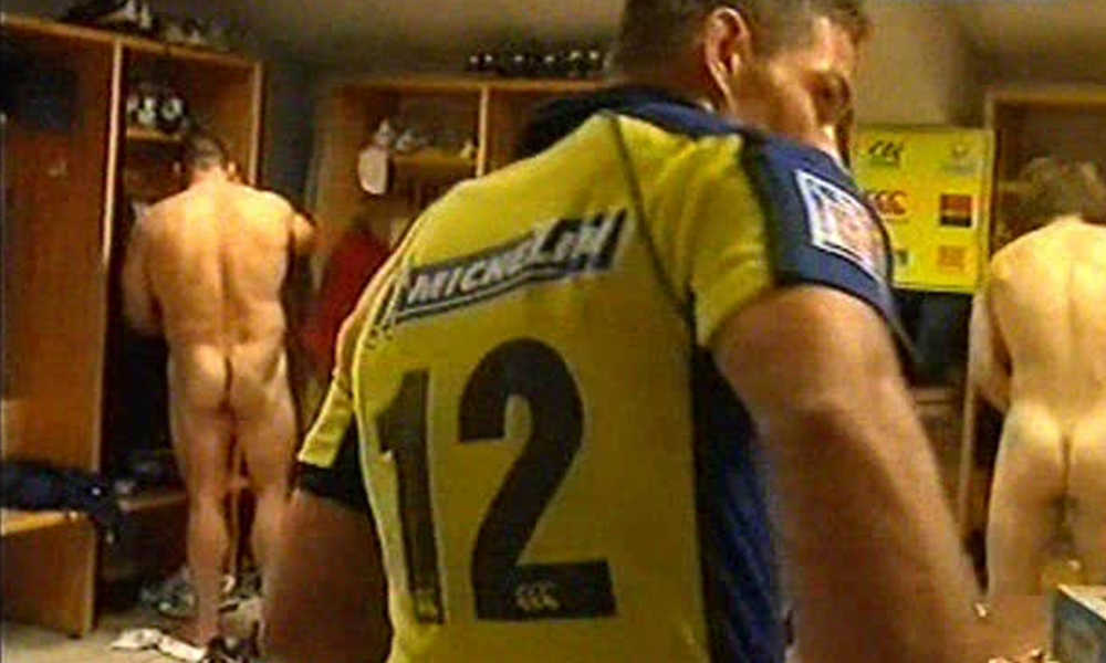 naked rugby player in clermont locker room