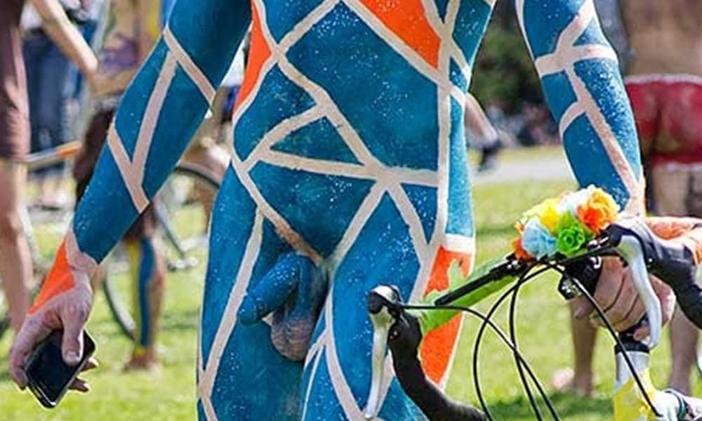 spectacular body painting on naked guy in public