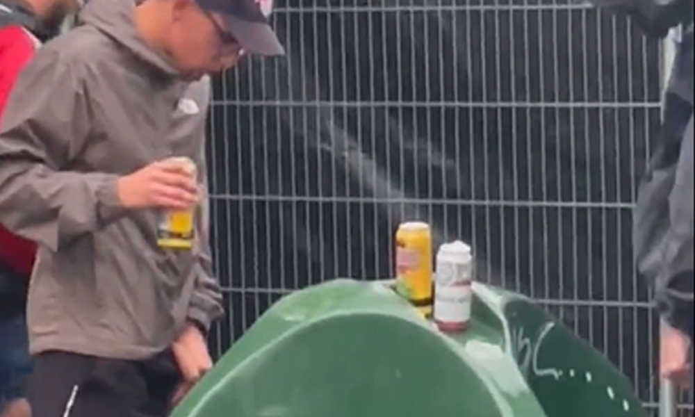spy on guys caught peeing in public during a music festival