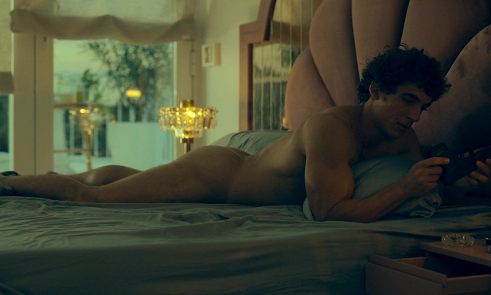 Actor Miguel Herran naked in a TV series