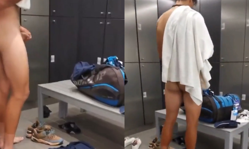 Italian tennis player naked in the locker room